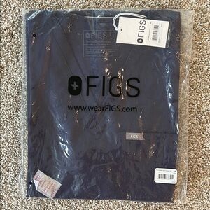 Figs purple shadow M brand new Catarina top